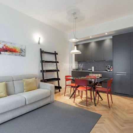 Milano: Incantevole Appartamento In Pieno Centro - Fancy Yellow Apartments Ngoại thất bức ảnh